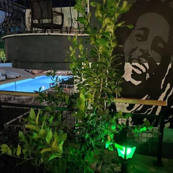 Luxury villa with pool, hotel em Side