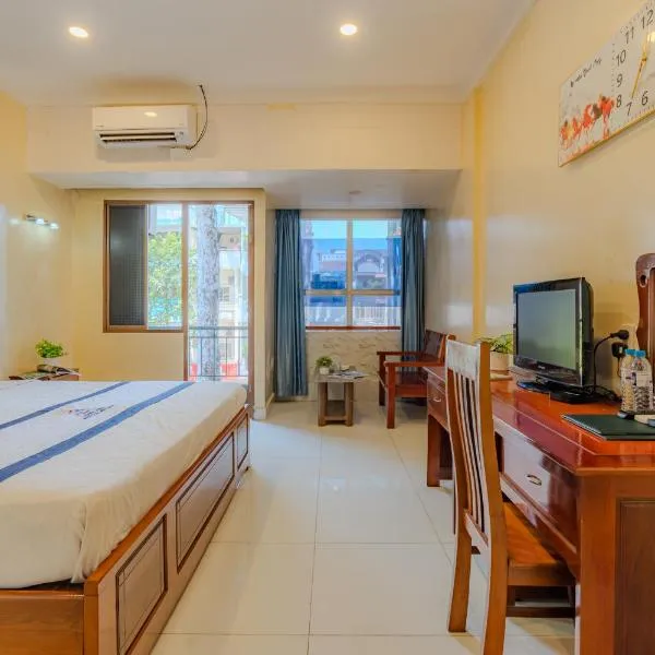 Khách Sạn Hạnh Long, hotel v Ho Či Minově městě