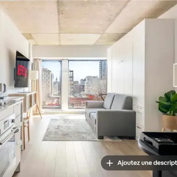 Magnifique Studio au centre-ville à 5 min à pied de tout, hotel in Montreal