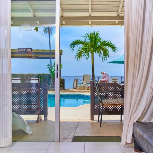 Tropical Sunset Beach Apartment Hotel, hotel a Saint James