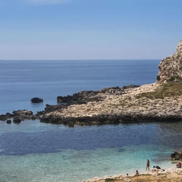 In pineta Luxury House - Levanzo, hotel in Levanzo