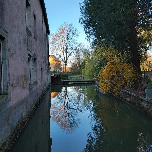 Chambre indépendante dans le moulin, hotel in Pouilly-sur-Vingeanne