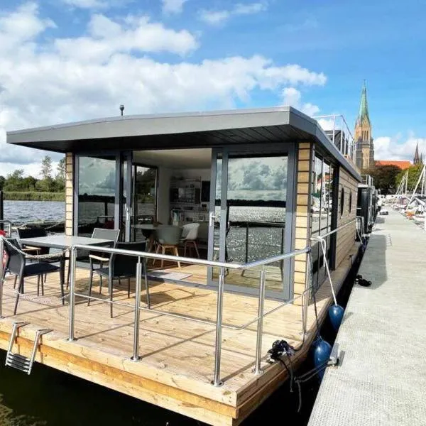 Husbåt, hotel i Österhaninge