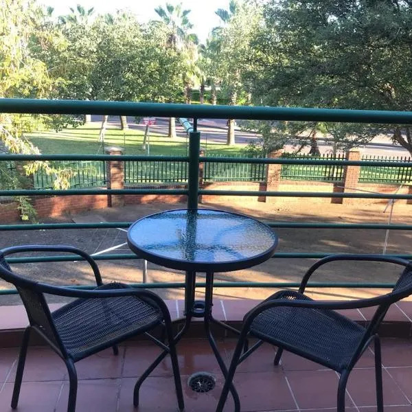 Palm29 at Sunset Mews, Grand Palm - self catering appartment - Your Ideal Getaway for Work or Relaxation, hotel in Gaborone