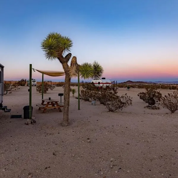 JT Village Campground - Casa Pequena, hotel in Joshua Tree
