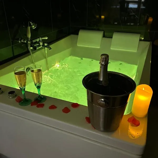 샤토루에 위치한 호텔 La Casa d'Ailleurs BERRY SEJOURS