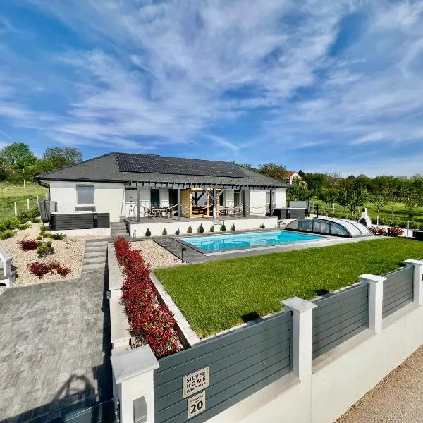 Silver Home Apartman "A", hotel in Balatonalmádi