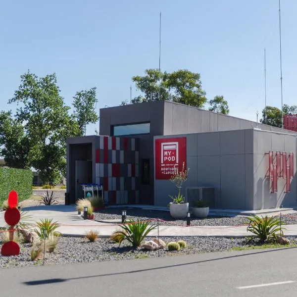My pod Capsule Boutique Airport, hotel in Ezeiza