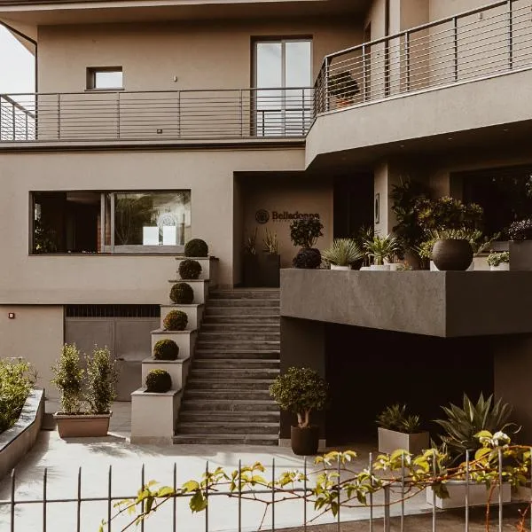 Belladonna Hotel, hotel din Pedara
