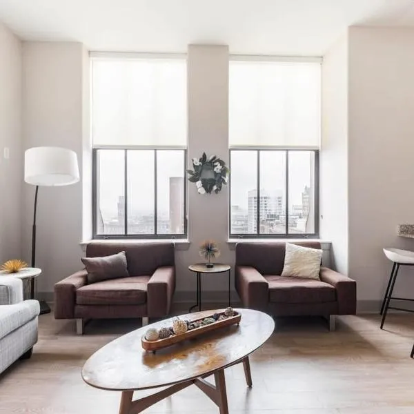 2BR Distinguished Apartment Rooftop Deck & Gym, hotel en Baltimore