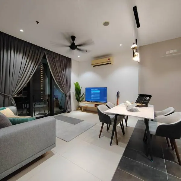 Mont Kiara Main Street Walking Distance Sunway 163 2Bedroom Balcony 2-4Pax, hotel in Kuala Lumpur