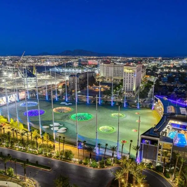 Signature 2Br3Ba balcony combo units 20-618 and 20, hotel in Las Vegas