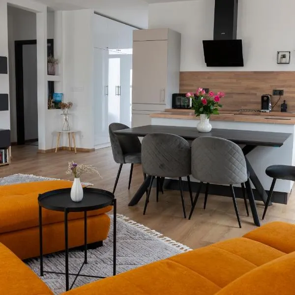 Tölgyes Villa、クーセグのホテル