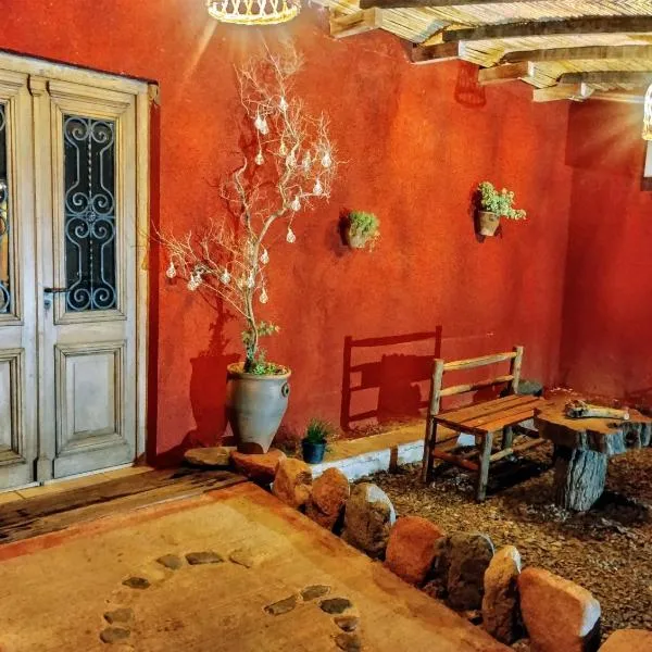 La Genoveva Posada entre Viñedos, hotel in Villa Unión