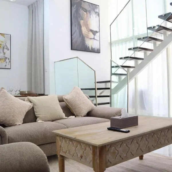Vanilla Grove Calm 2BR Duplex Retreat in Oasis，位于阿布扎比的酒店