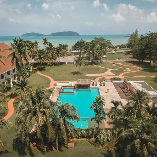 The Nouveau Chumphon Beach Resort And Golf, Hotel in Chumphon