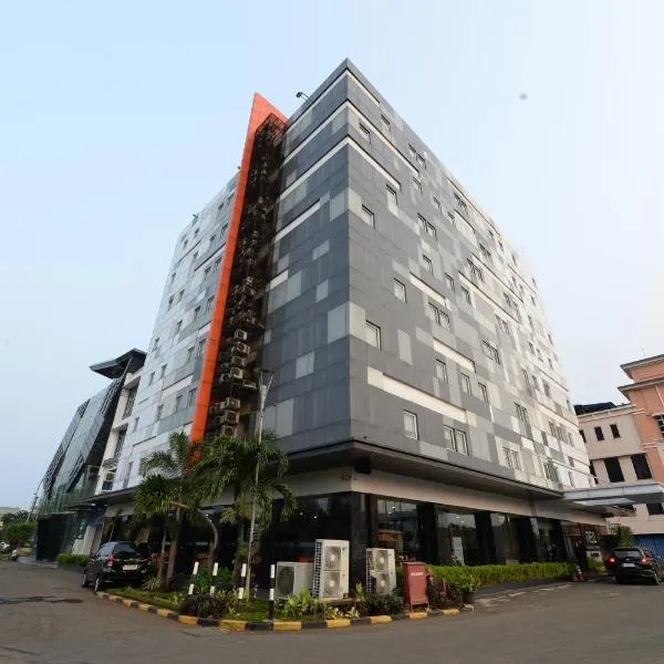 HORU HOTEL MANGGA DUA SQUARE, hotel in Jakarta