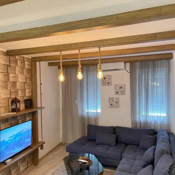 Nessi Apartment, hotel in Pristina