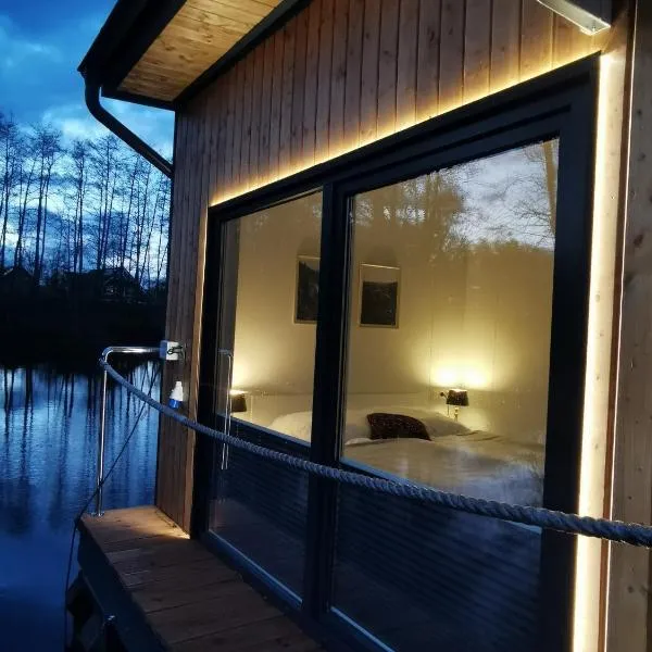 Hausboot Friedrich, hotel in Papenburg