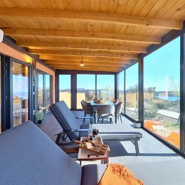 Sea view Orange by Vellaris, Luxury Mobile Home, hotel in Mali Lošinj