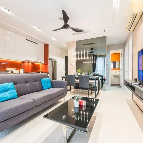 Arcoris Mont Kiara 12# Deluxe 2 Bedroom # Coner with Balcony #1-4Pax, hotel in Kuala Lumpur