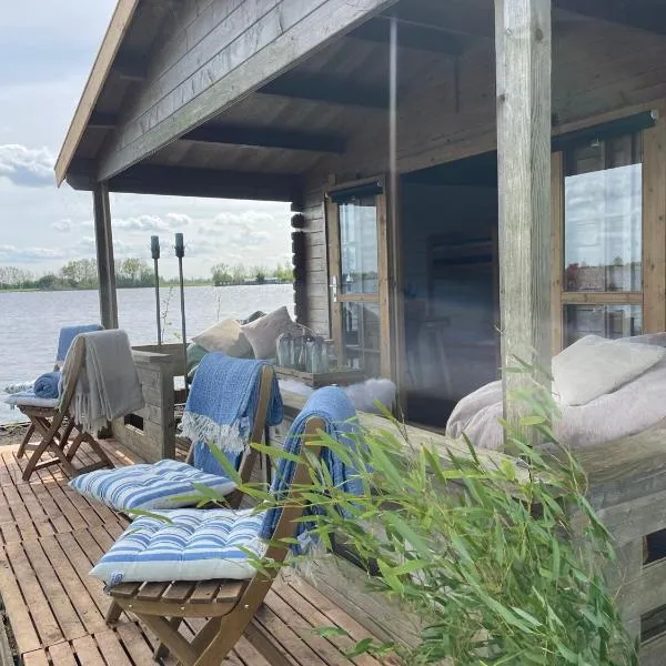 Luxury Experience in Off The Grid Lodge at an Amazing Lake Vinkeveense Plassen, hotel in Vinkeveen