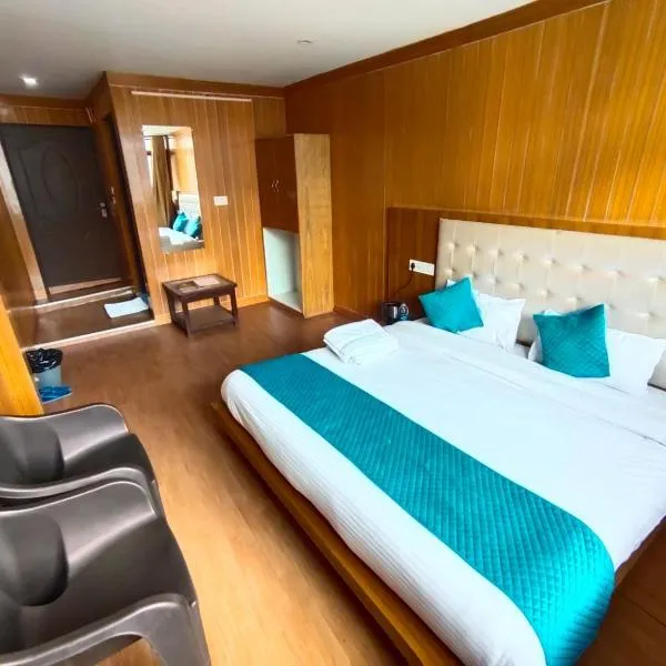 Sleeping Beauty Hotel Moutain view property, hotel v mestu Joshīmath