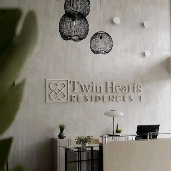 Twin Hearts Residences Unit 215, hotel sa Roxas City