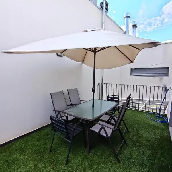 Duplex GABY, hotel v destinaci Sabiñánigo