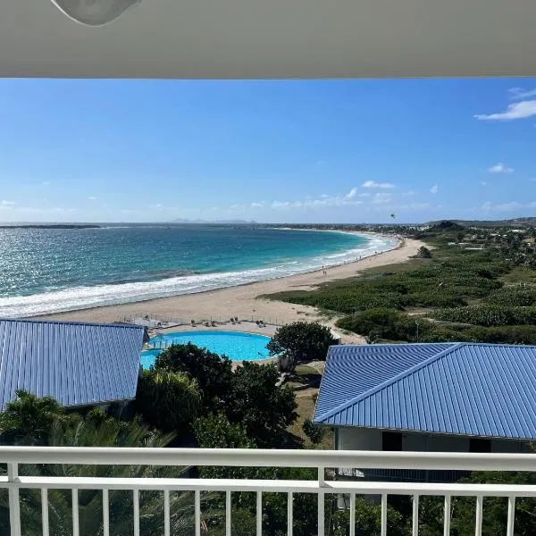 French ocean view, beach and pool, hotel em Cul de Sac
