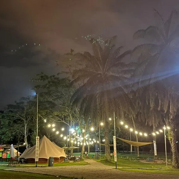 Glamping Wetland Putrajaya，位于普特拉贾亚的酒店