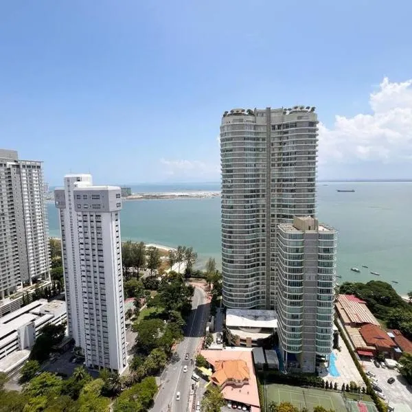 Oceanfront Charm 2BR GurneyDrive#SeaviewGeorgetown, hotel in George Town