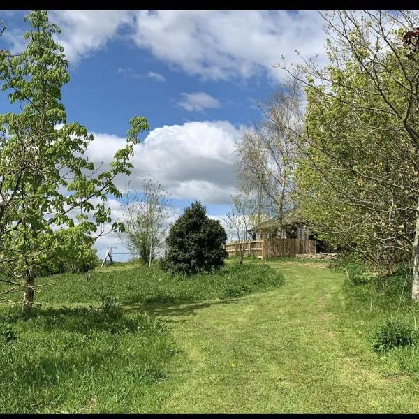 Woodpecker Lodge- A Pet Friendly Rural Retreat, hotel di Callington