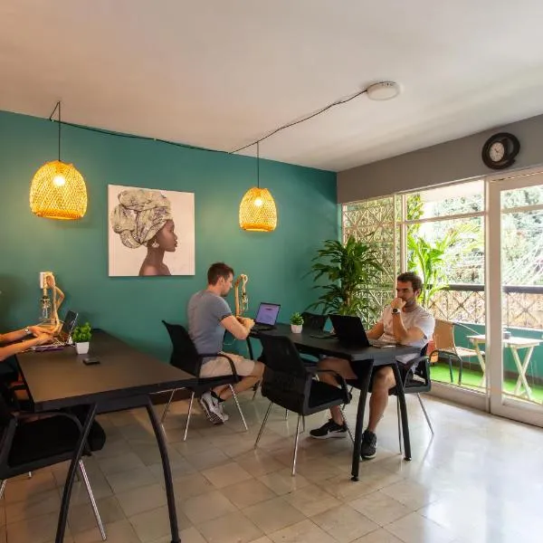 CoNomad House - Coliving & Coworking, hotel en Medellín