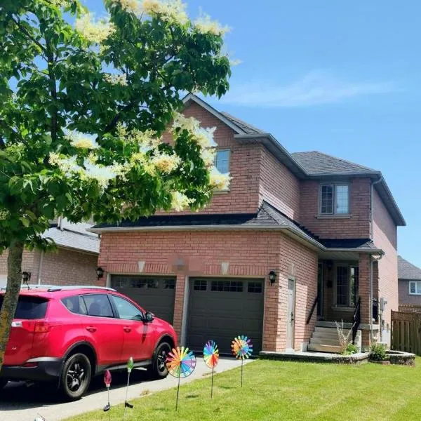 Perfect location comfort private house lower level 2 bedroom unit, hotel in Mississauga