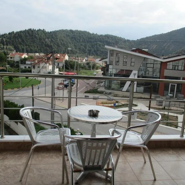 Kyknos De Luxe Suites & Rooms, hotel in Kastoria