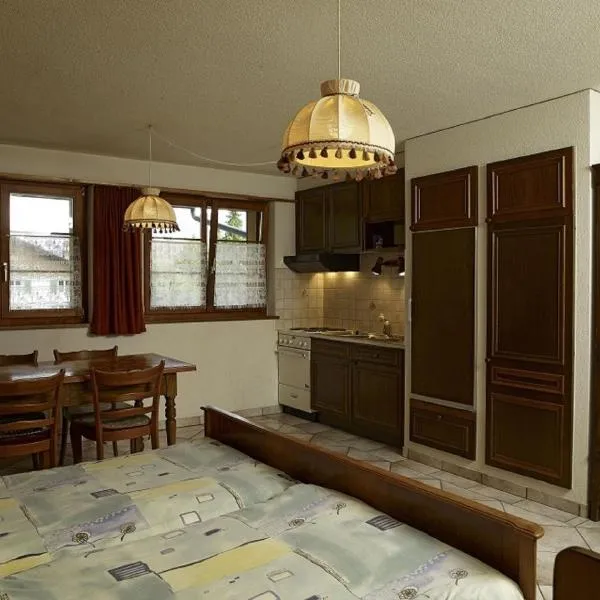 Hôtel-Gîte rural à 3 km de Delémont, ξενοδοχείο σε Courcelon