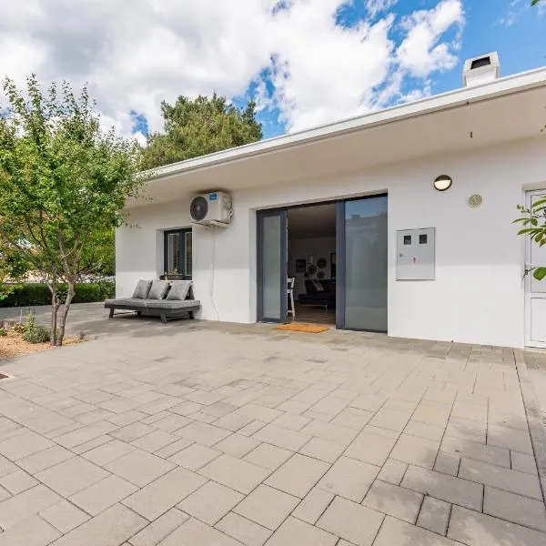 Bungalow-Vir-Zitna, hotell sihtkohas Vir