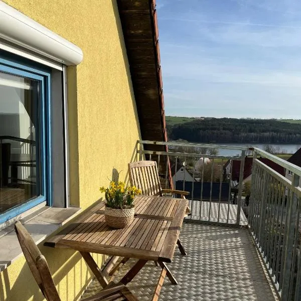 Galeriewohnung mit Seeblick, hotel in Absberg