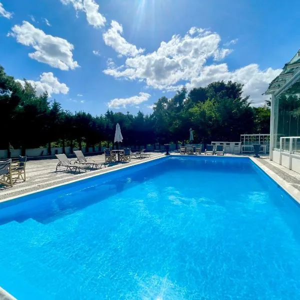 Ranch Ekru, hotel v destinaci Ánoixis