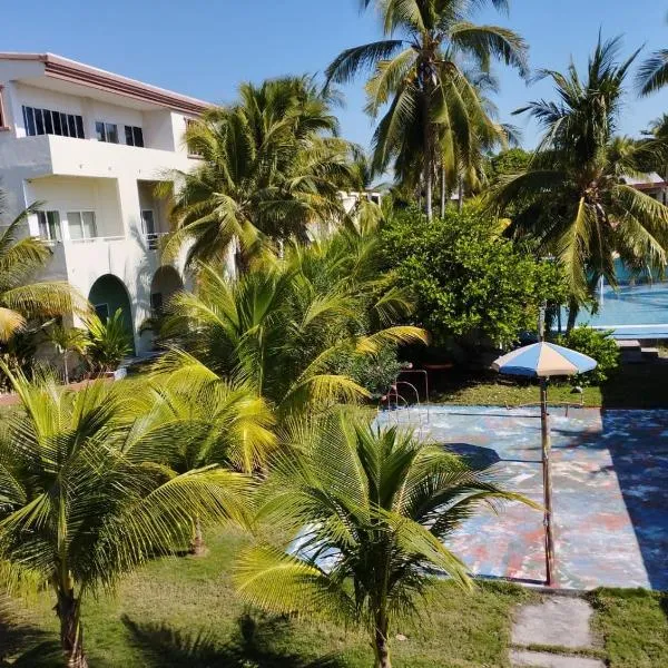 Coconut village, hotel in El Zapote