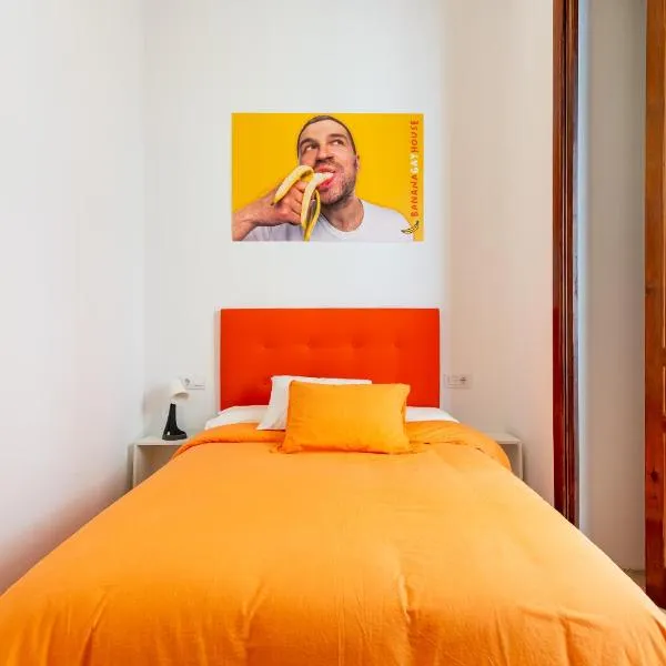 Banana Gay House - Only Men, hotel in Seville