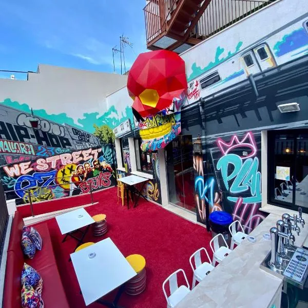 We Street Hostel - Albergue, hotel in El Arenal