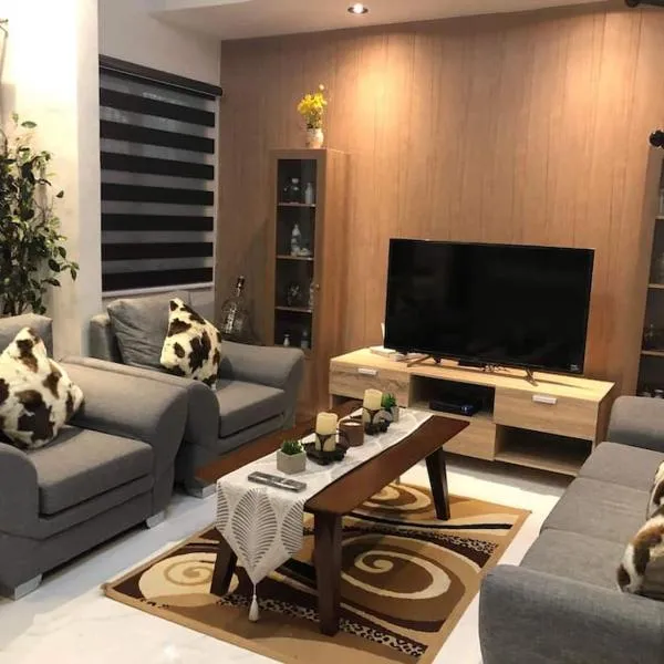 3-Bedroom bungalow in San Fernando Pampanga, hotell sihtkohas San Fernando