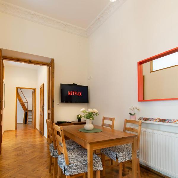 Ground Floor Family Apartment, Cracovia