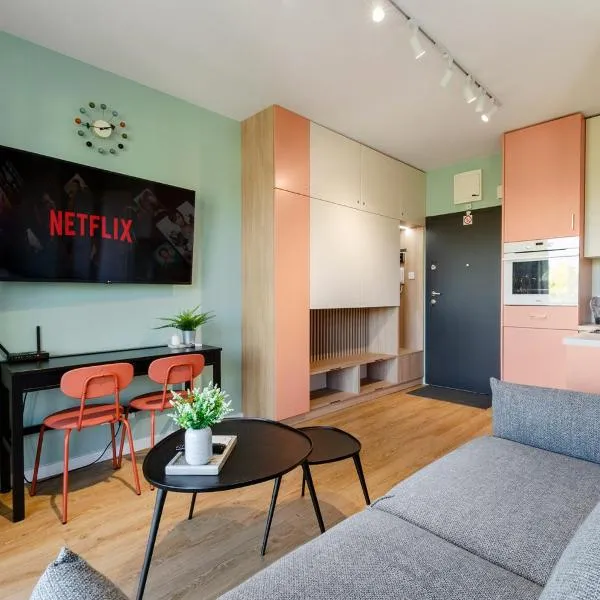 Queen Size Bed - Apartament obok Manufaktury w centrum Łodzi - Parking gratis!!!, hotel v Lodži