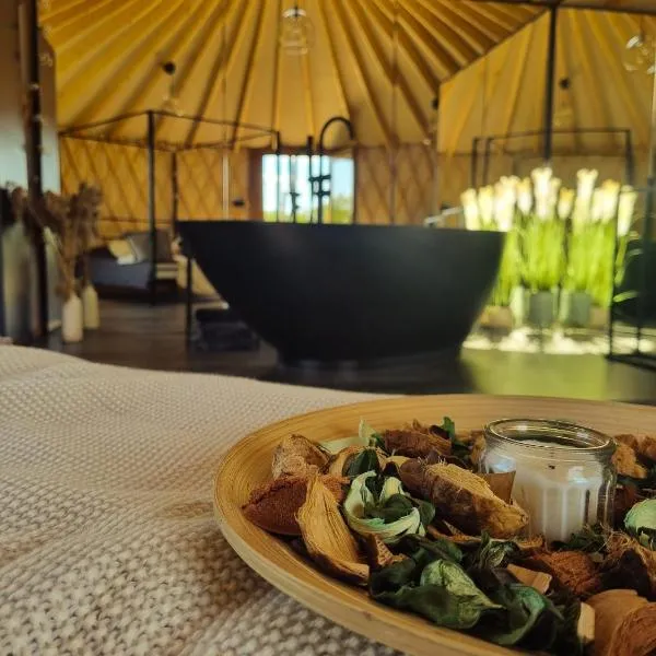 Jurty Glamping, hotel v destinaci Gostynin