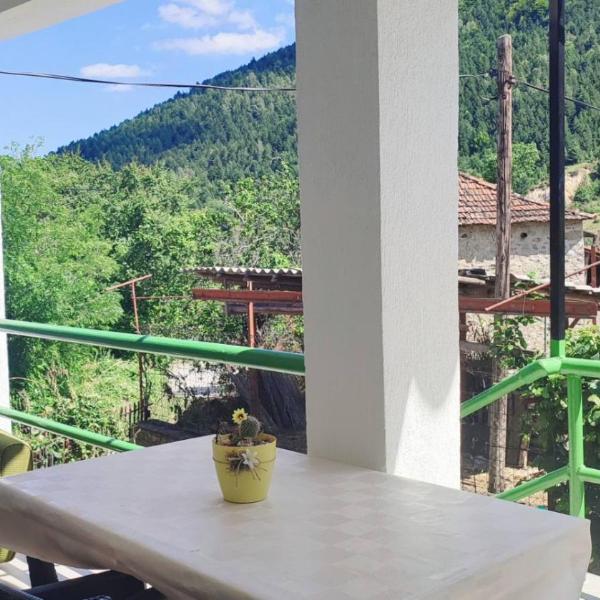 Villa Morena, Trnovo