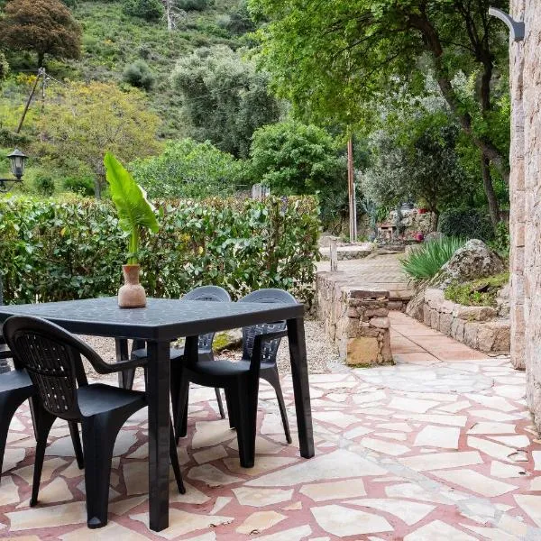 Appartement départ GR20、カロンザナのホテル