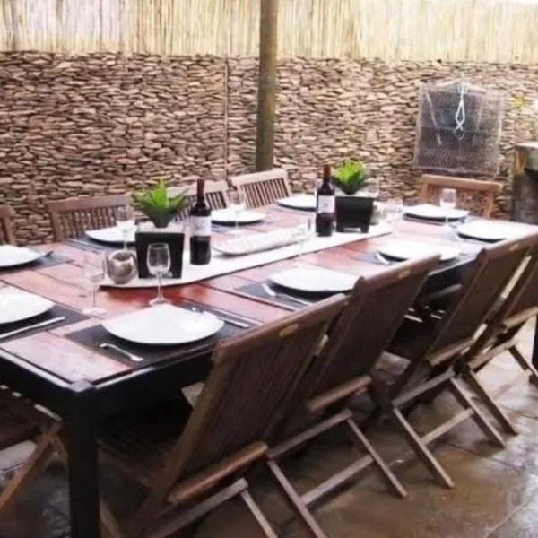 16 on Main Arniston PET-FRIENDLY, hotel in Arniston